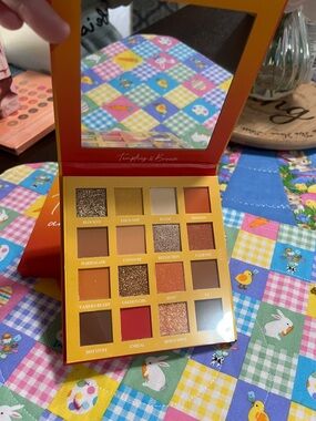New BeBella  Eyeshadow Palette - 16 Shade Warm Tones